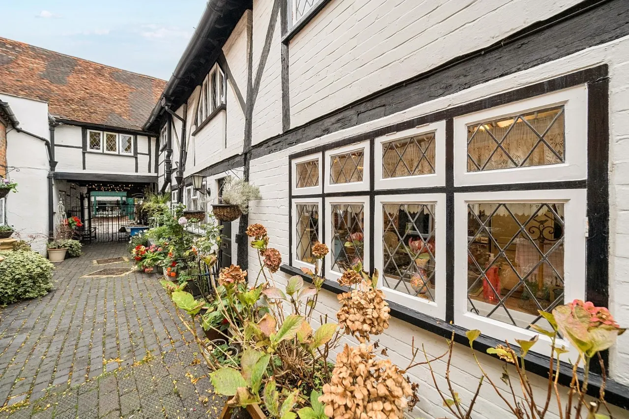 Turks Head Court, Eton, photo 15