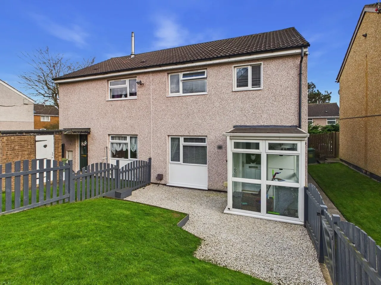 3 bed house for sale — Moston Walk, Chesterfield