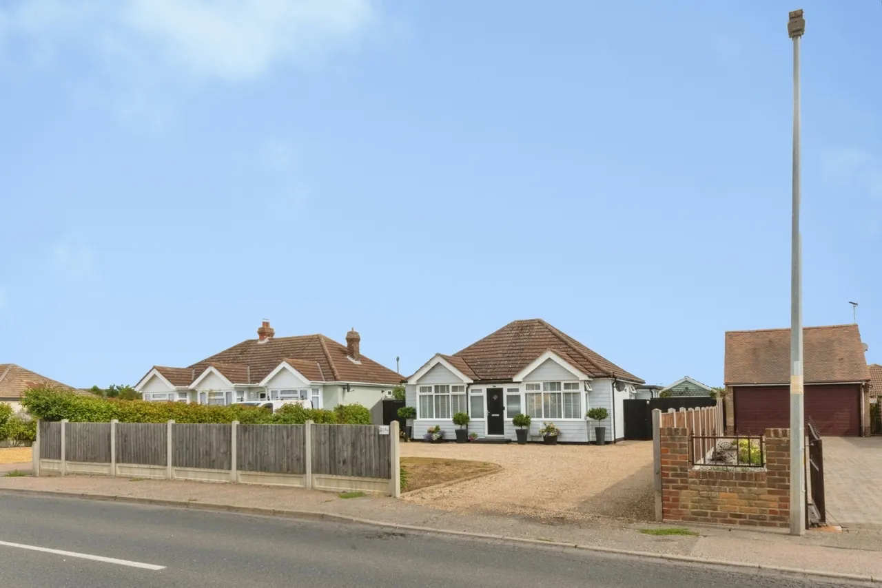 Thorpe Road, CLACTON-ON-SEA, Essex, CO15, photo 15