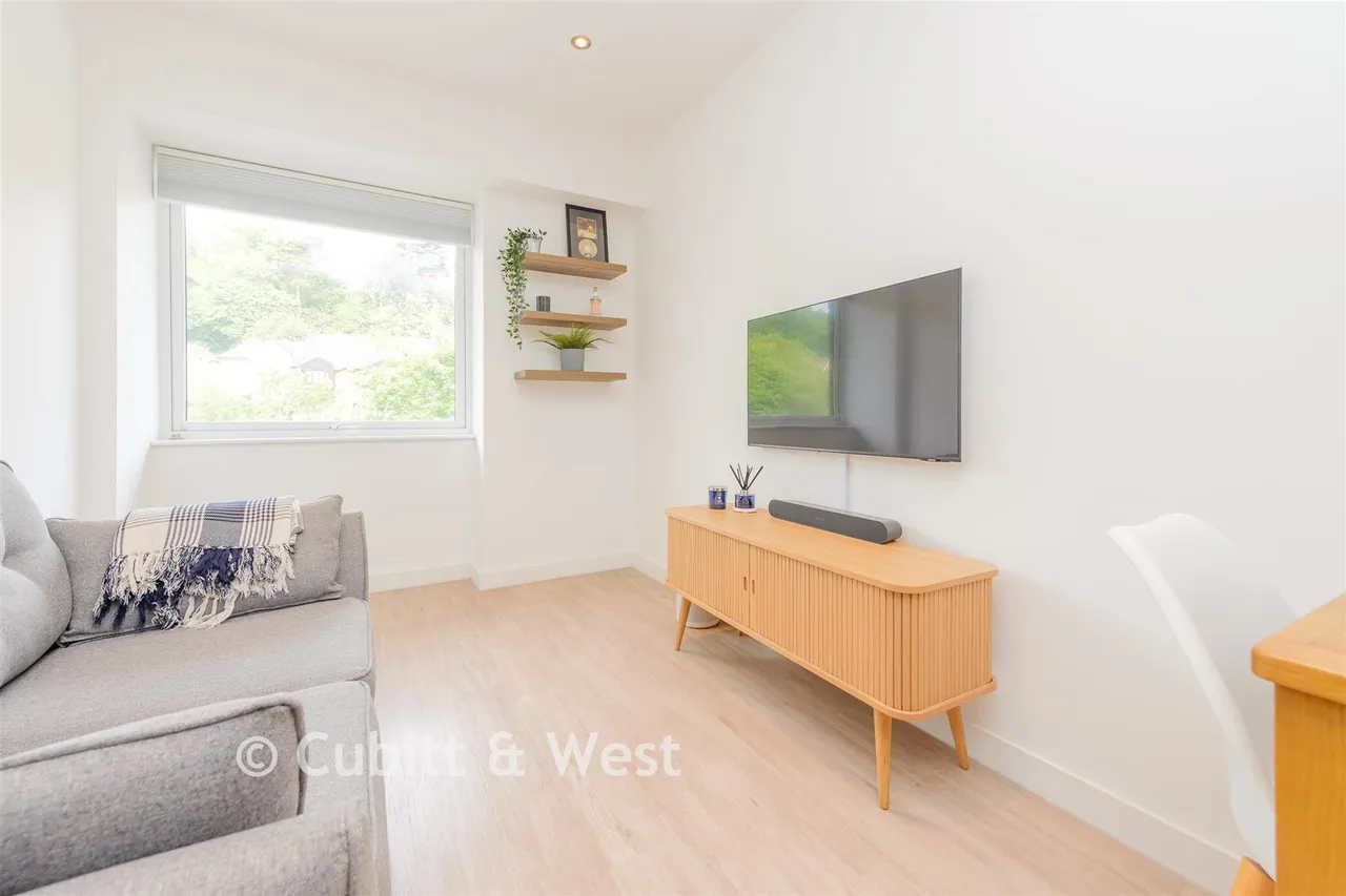 Brighton Road, Redhill, RH1, photo 3