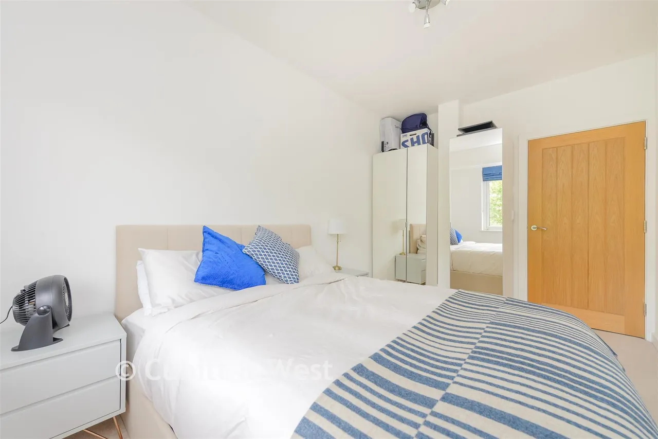 Brighton Road, Redhill, RH1, photo 6