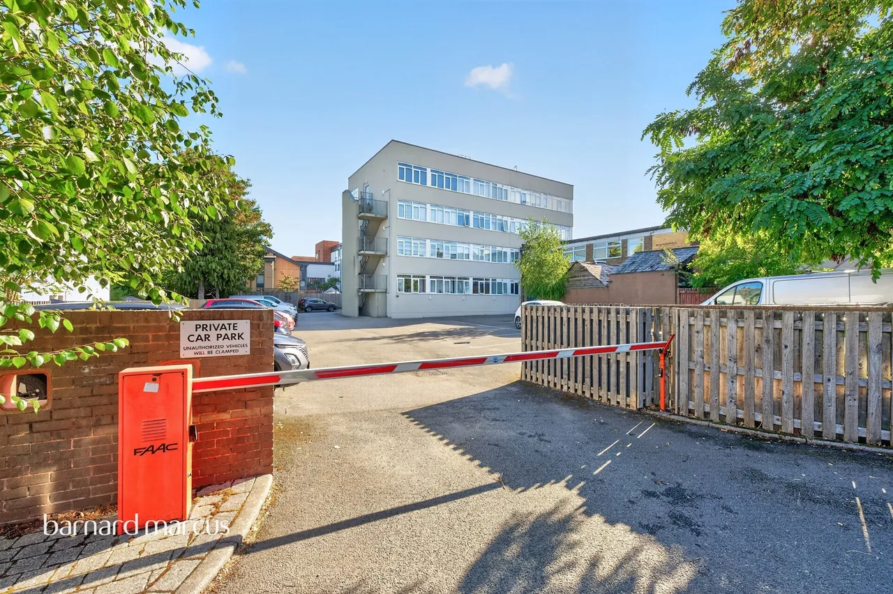 East Street, Epsom, KT17, photo 11