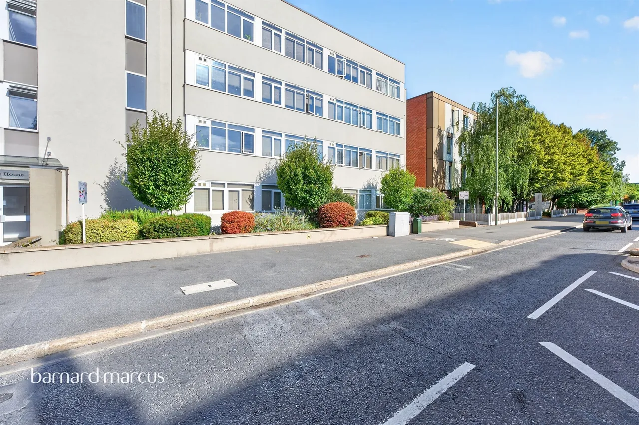 East Street, Epsom, KT17, photo 13