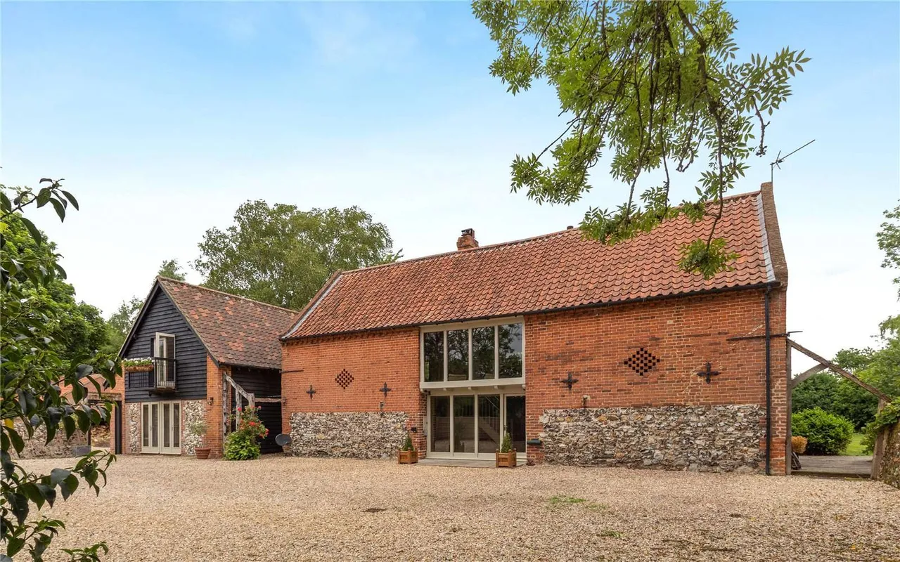 6 bed house for sale — Upgate, Swannington, Norwich, Norfolk, NR9 5AH