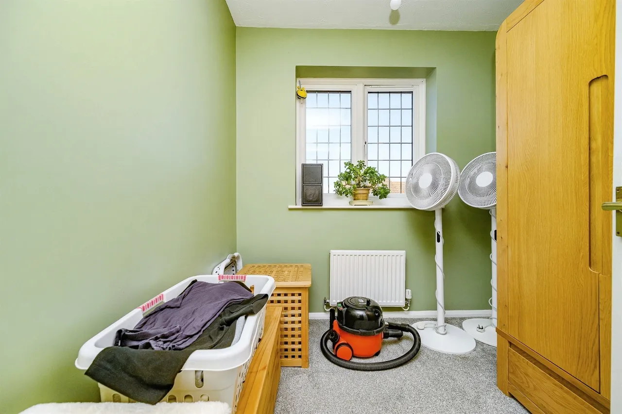 Lambourn Drive, Luton, LU2, photo 9