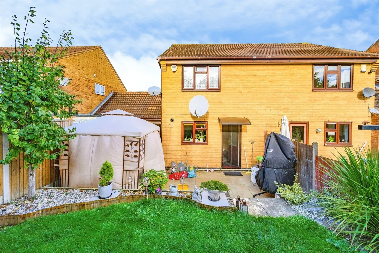 Lambourn Drive, Luton, LU2, photo 12