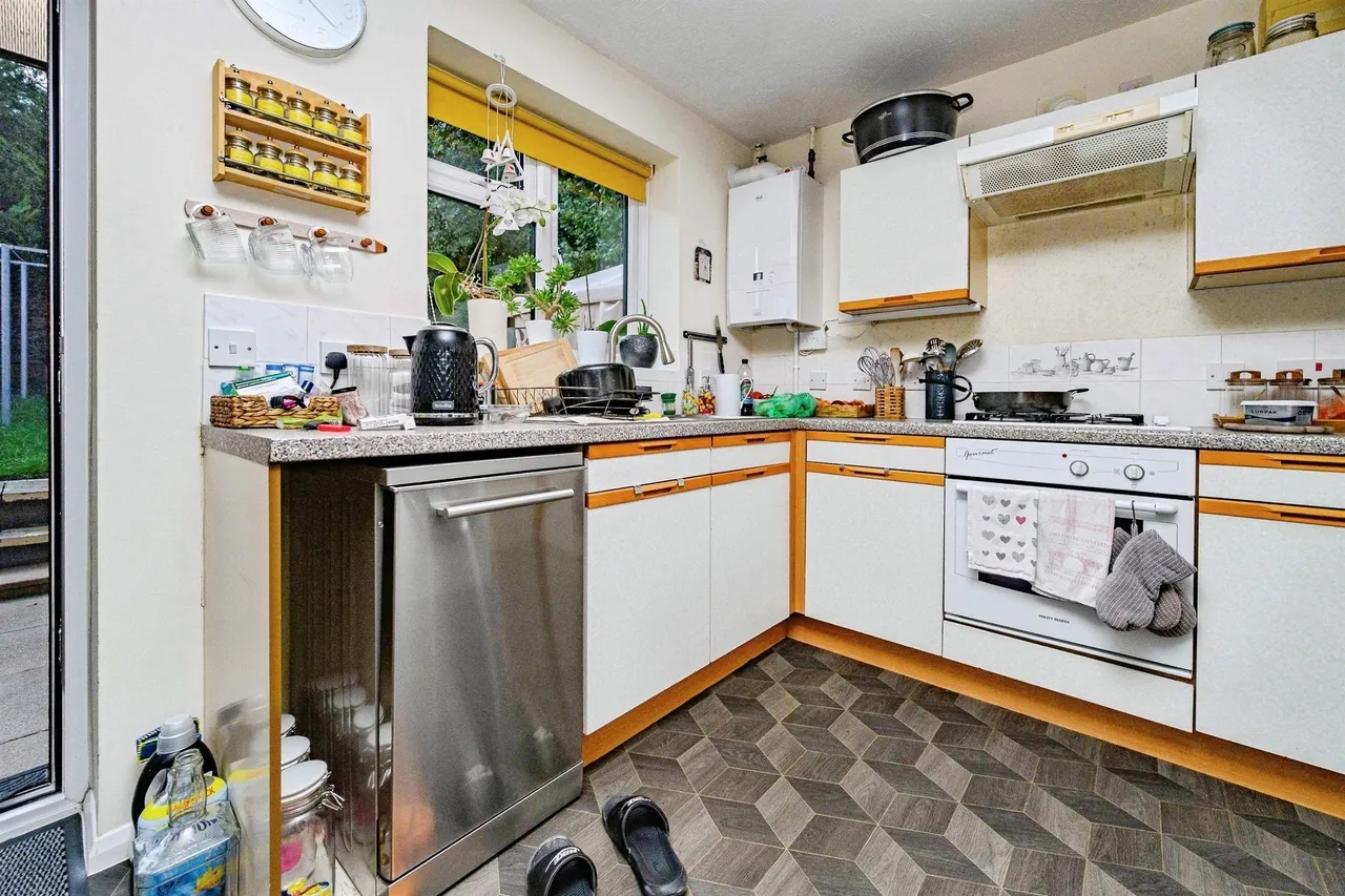 Lambourn Drive, Luton, LU2, photo 10