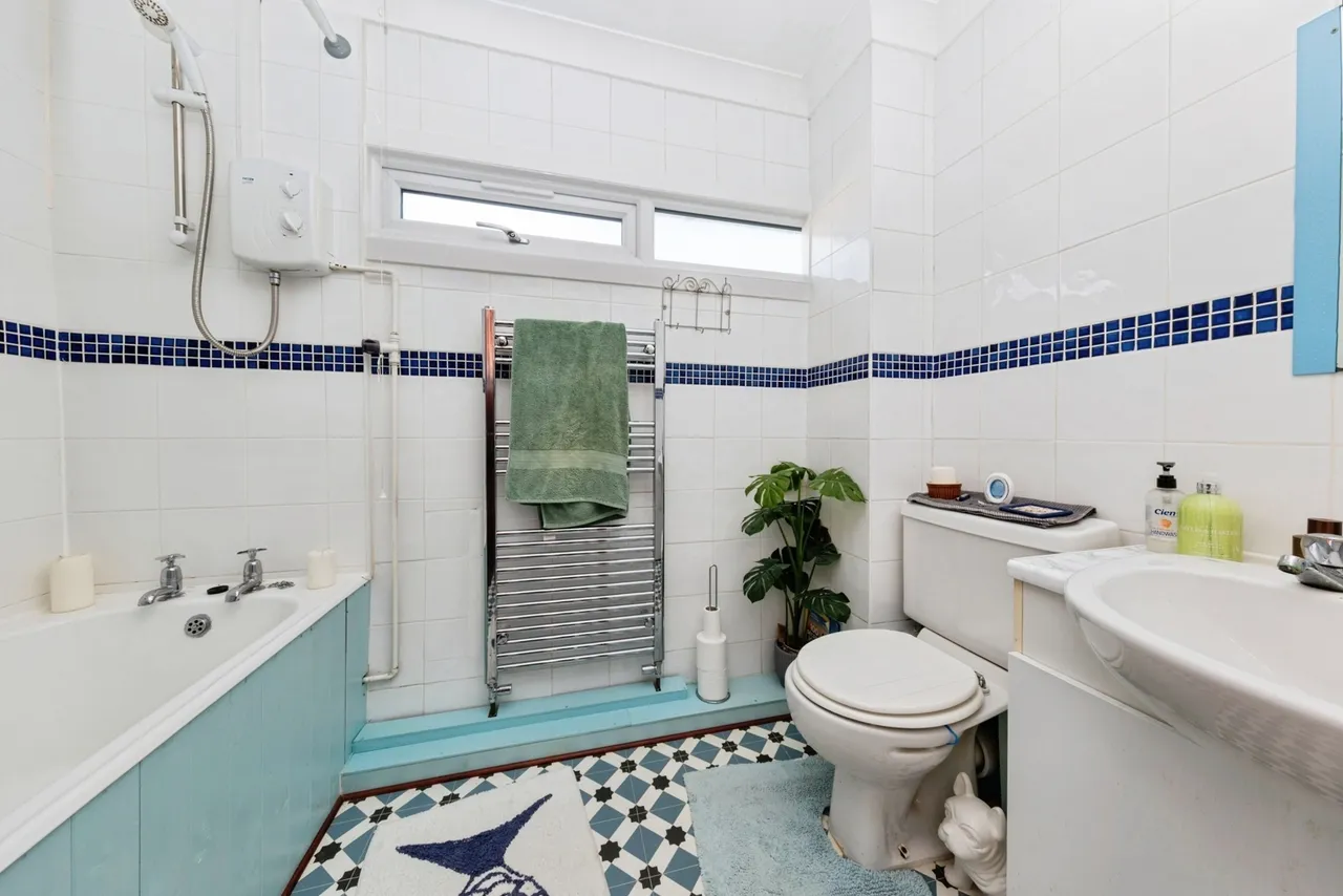 Maestir, Llanelli, SA15, photo 14