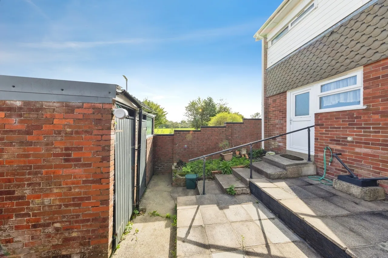 Maestir, Llanelli, SA15, photo 16