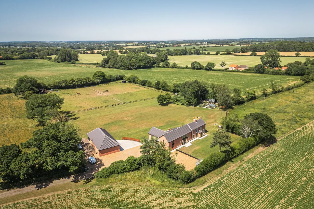 Beautiful Barn Conversion in Stibbard, photo 23
