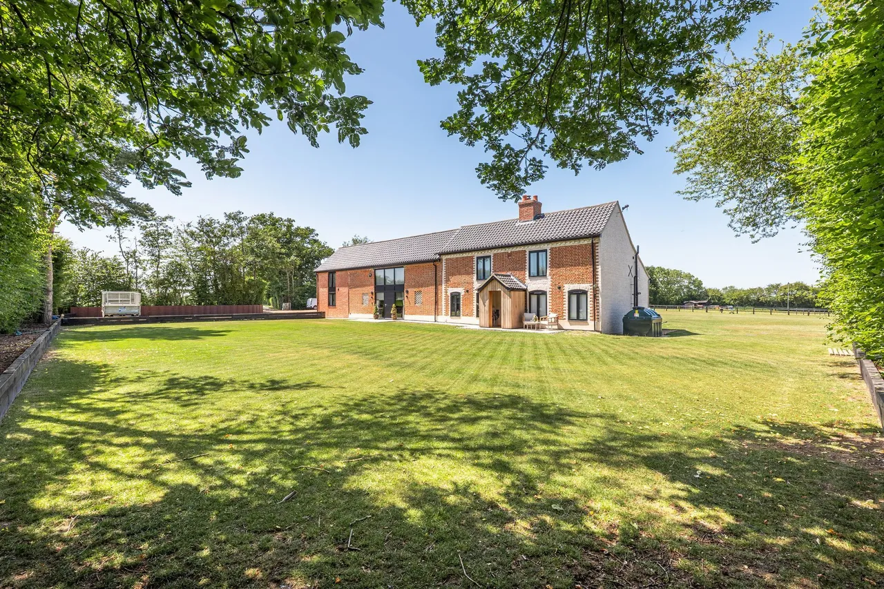 Beautiful Barn Conversion in Stibbard, photo 19
