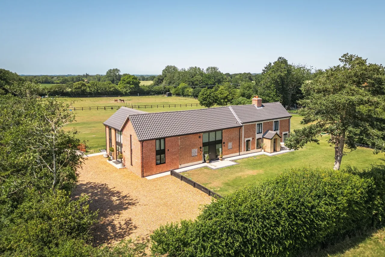 Beautiful Barn Conversion in Stibbard, photo 5