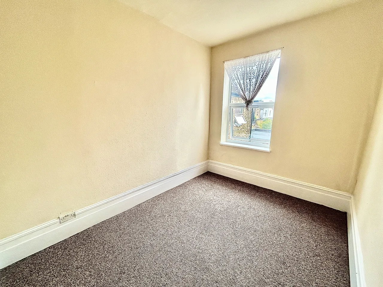 High Road Leyton, Leyton E10, photo 4