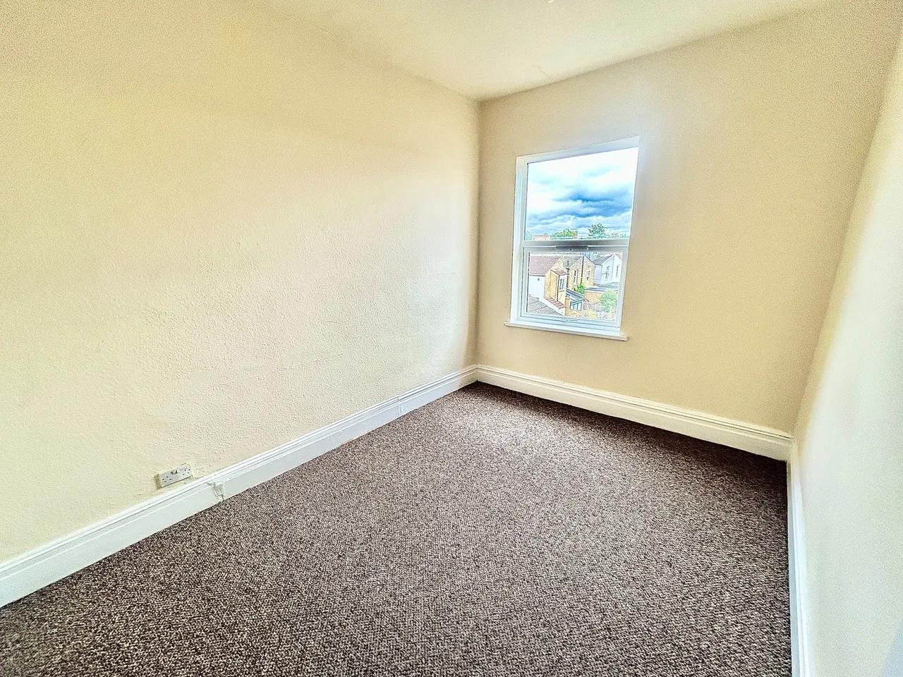 High Road Leyton, Leyton E10, photo 5
