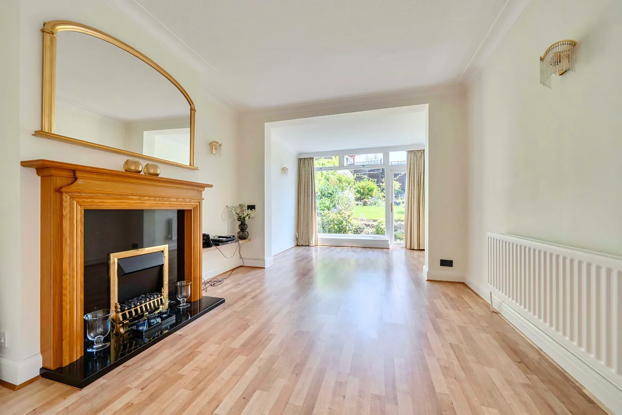 East Walk, East Barnet, Barnet, Greater London, EN4 8JT, photo 3