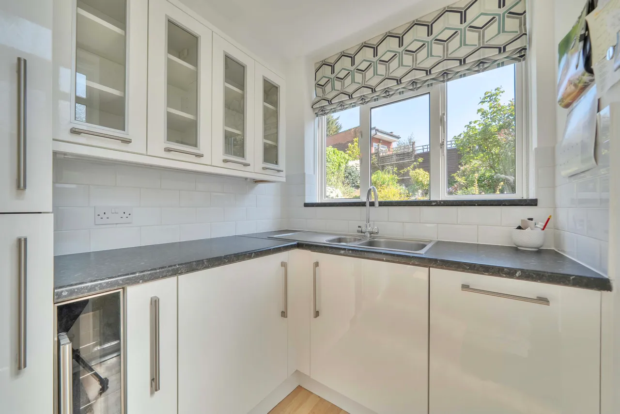 East Walk, East Barnet, Barnet, Greater London, EN4 8JT, photo 9