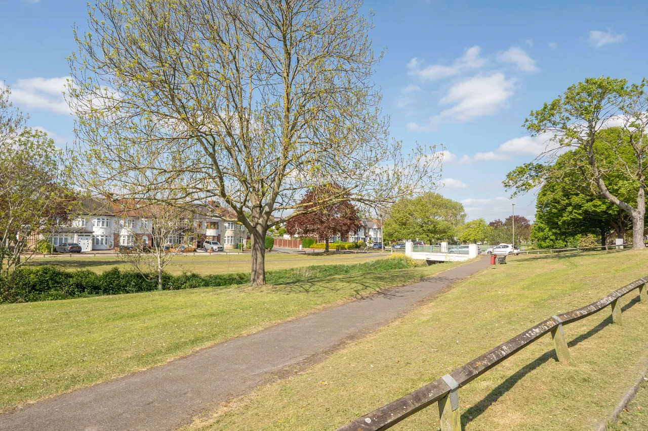 East Walk, East Barnet, Barnet, Greater London, EN4 8JT, photo 20