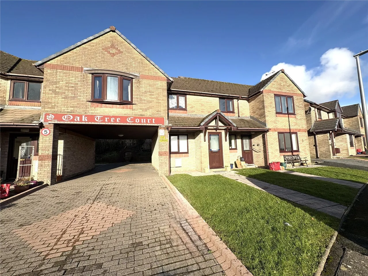 2 bed flat for sale, Oakfield Drive, Kilgetty, SA68