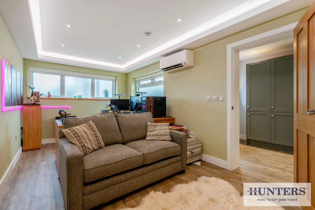 Westfield Drive, Yeadon, LS19, photo 7