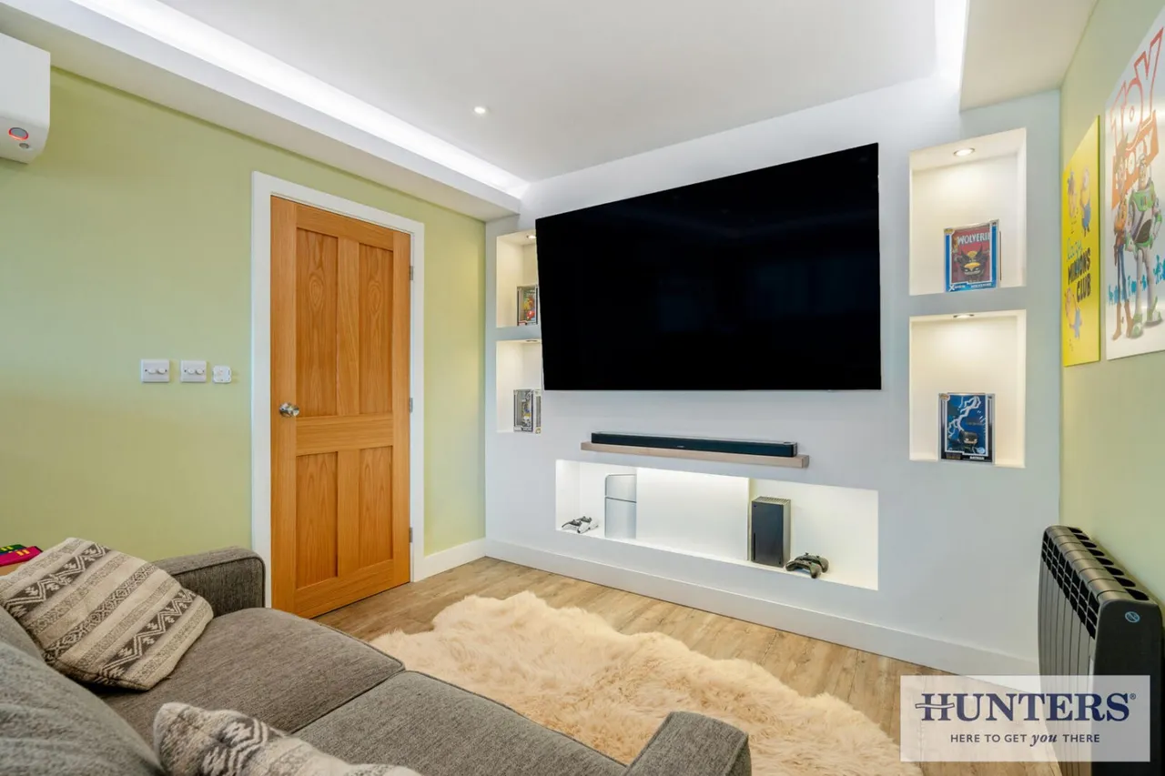 Westfield Drive, Yeadon, LS19, photo 6