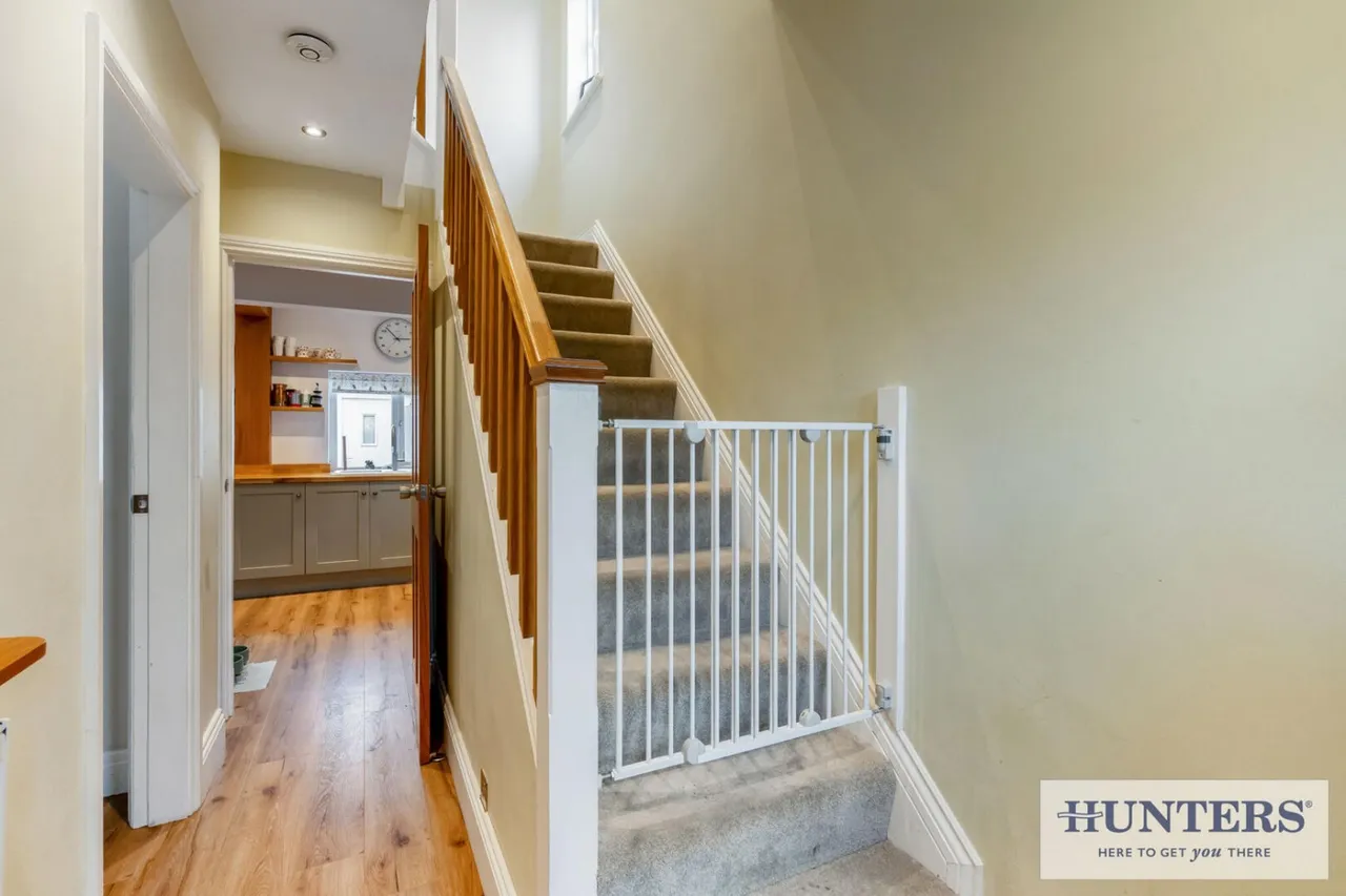 Westfield Drive, Yeadon, LS19, photo 8
