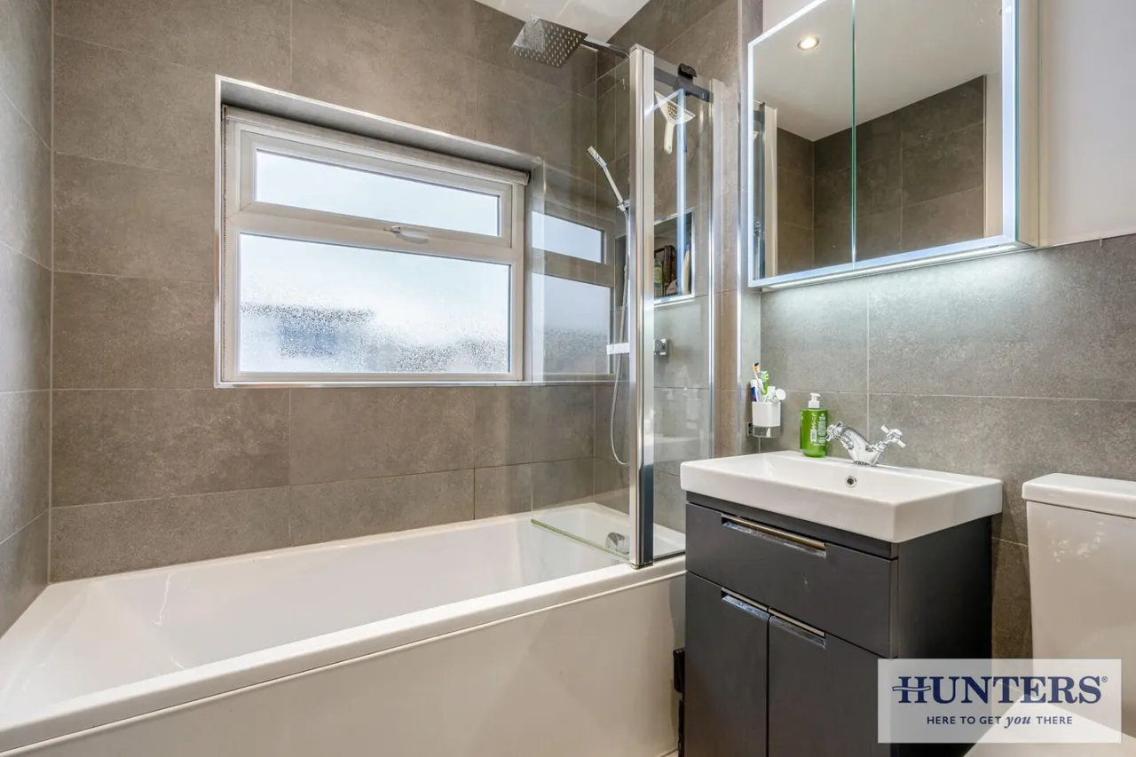 Westfield Drive, Yeadon, LS19, photo 13