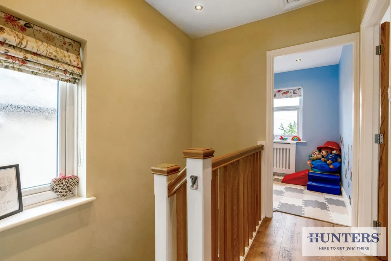 Westfield Drive, Yeadon, LS19, photo 9