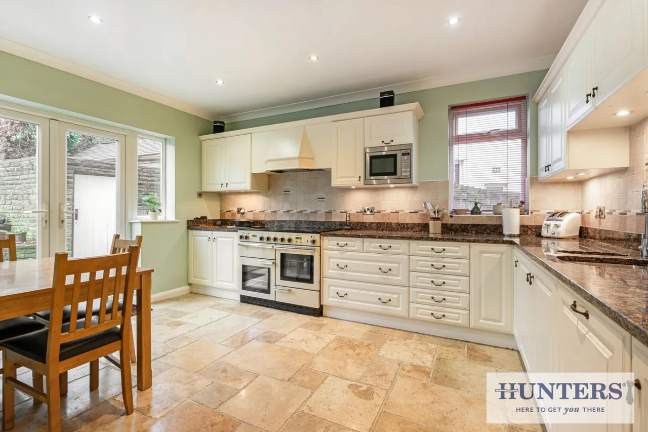 Emmott Drive, Rawdon, LS19, photo 5