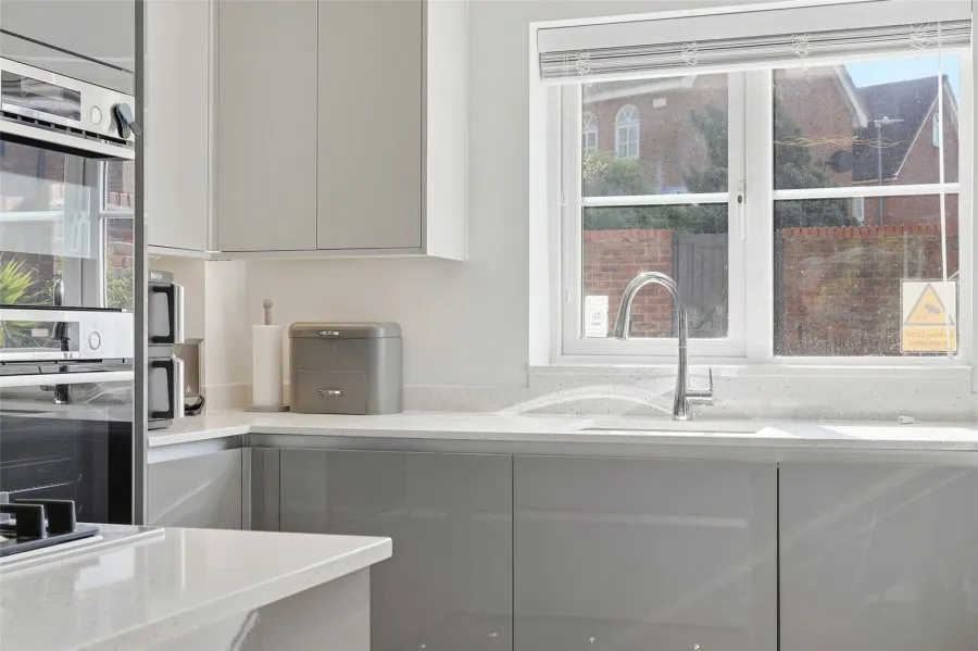 House Under Offer with 3 bedrooms in Church Langley, Harlow, CM17, photo 8