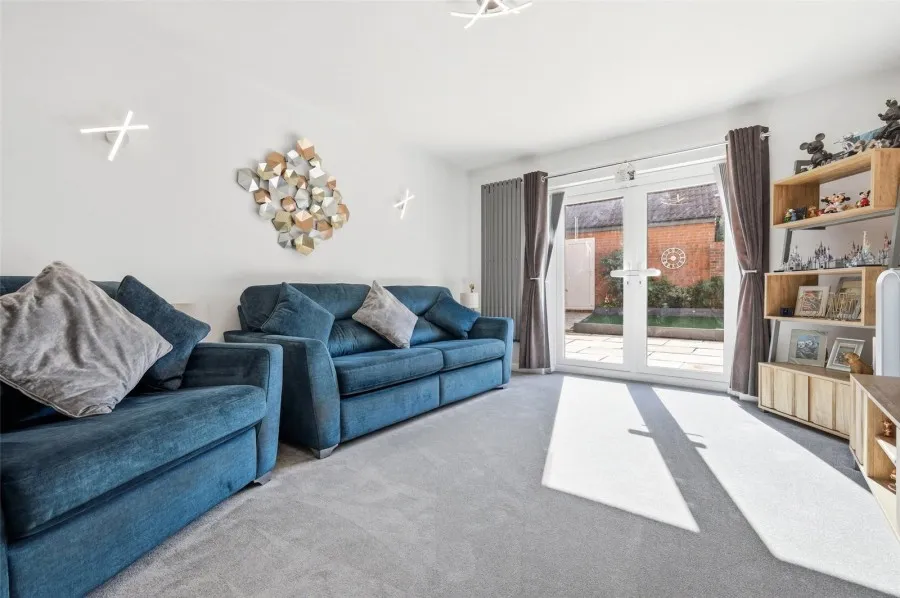 House Under Offer with 3 bedrooms in Church Langley, Harlow, CM17, photo 2