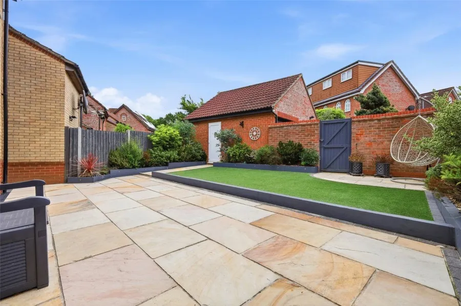 House Under Offer with 3 bedrooms in Church Langley, Harlow, CM17, photo 15