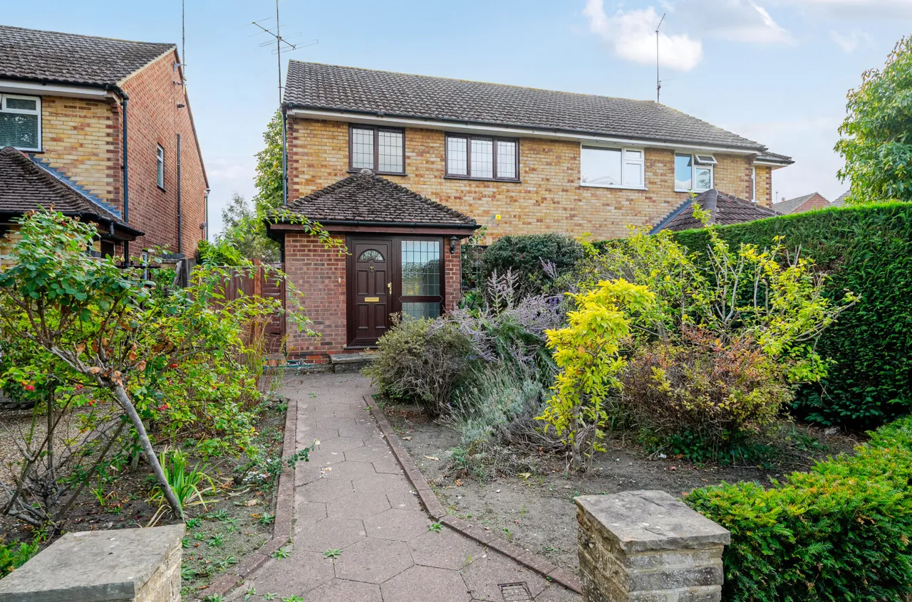 3 bed house for sale, Beech Tree Drive, Badshot Lea, GU9