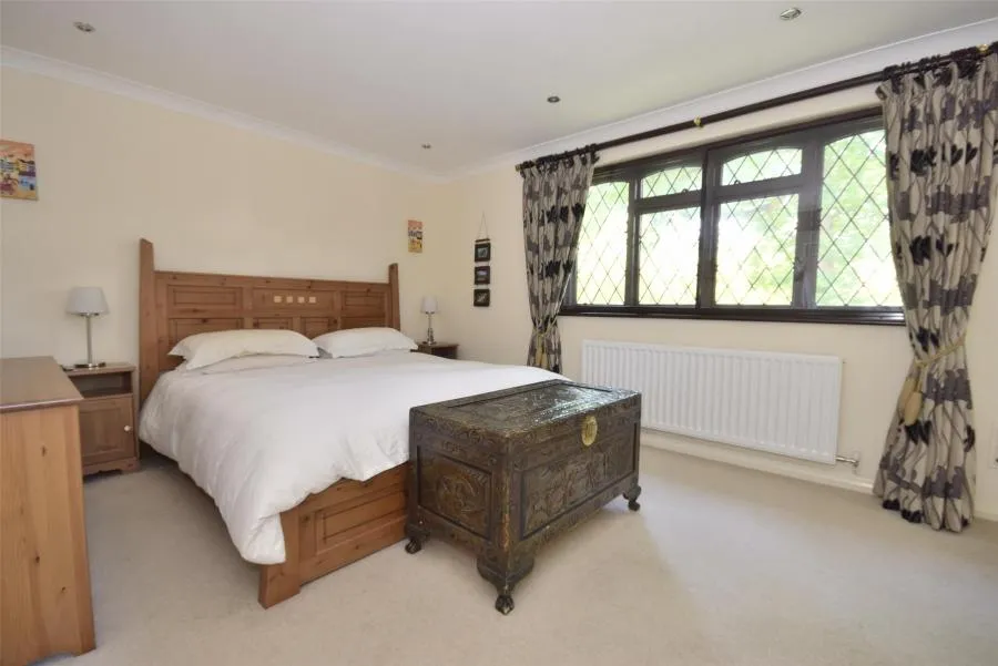 Hedingham Close, Horley, RH6, photo 2