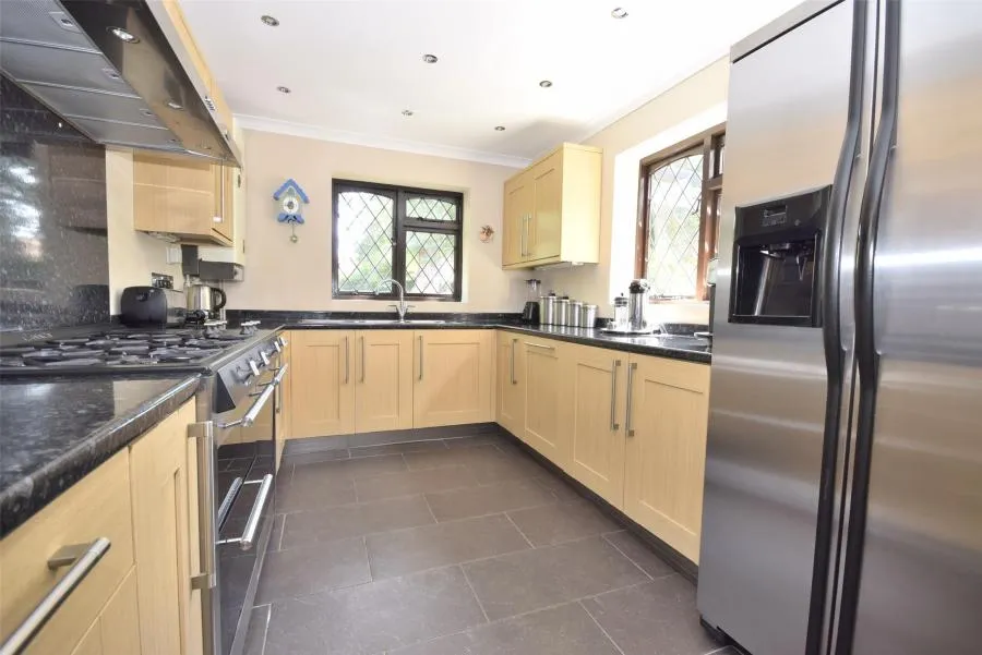 Hedingham Close, Horley, RH6, photo 7