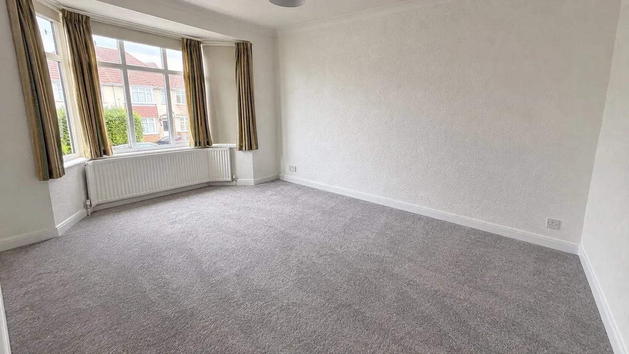2 bed house to rent — Westwick Crescent, Greenhill, Sheffield, S8