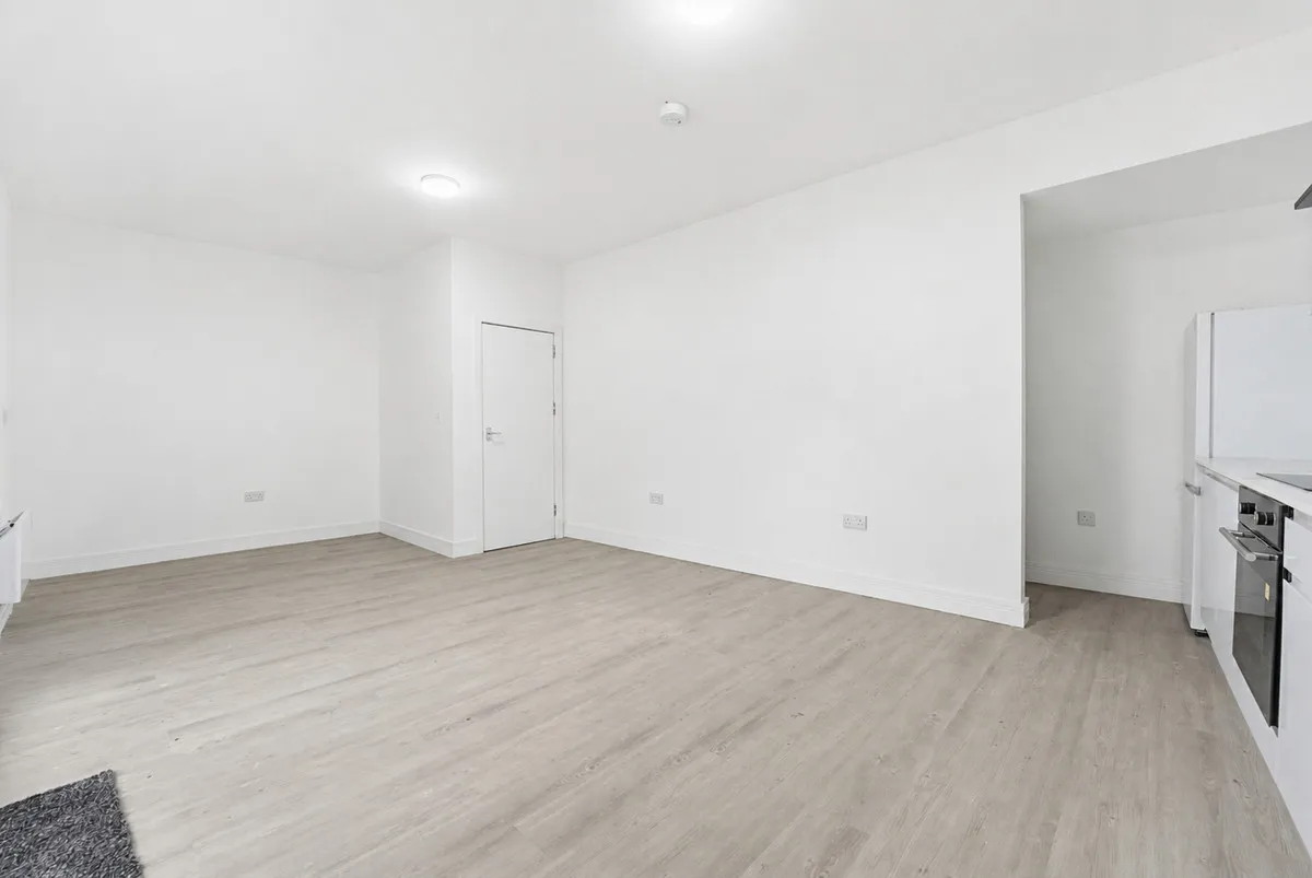 Queensway, Enfield, EN3, photo 3
