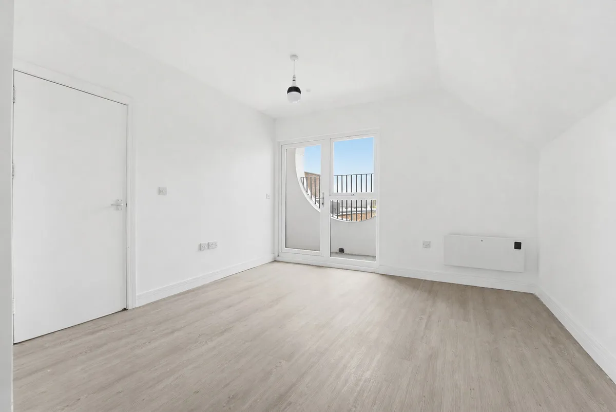 Queensway, Enfield, EN3, photo 5