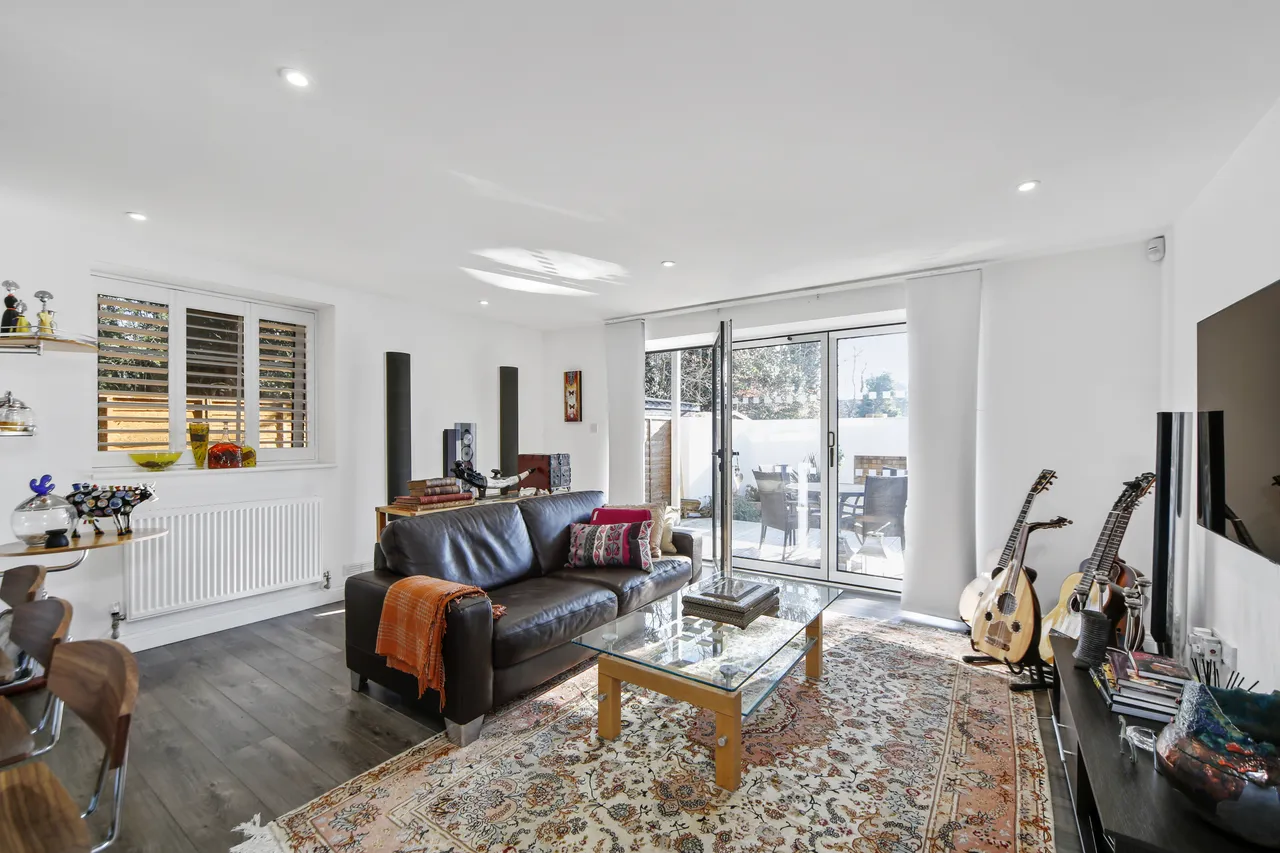 London Street, Chertsey, KT16, photo 10
