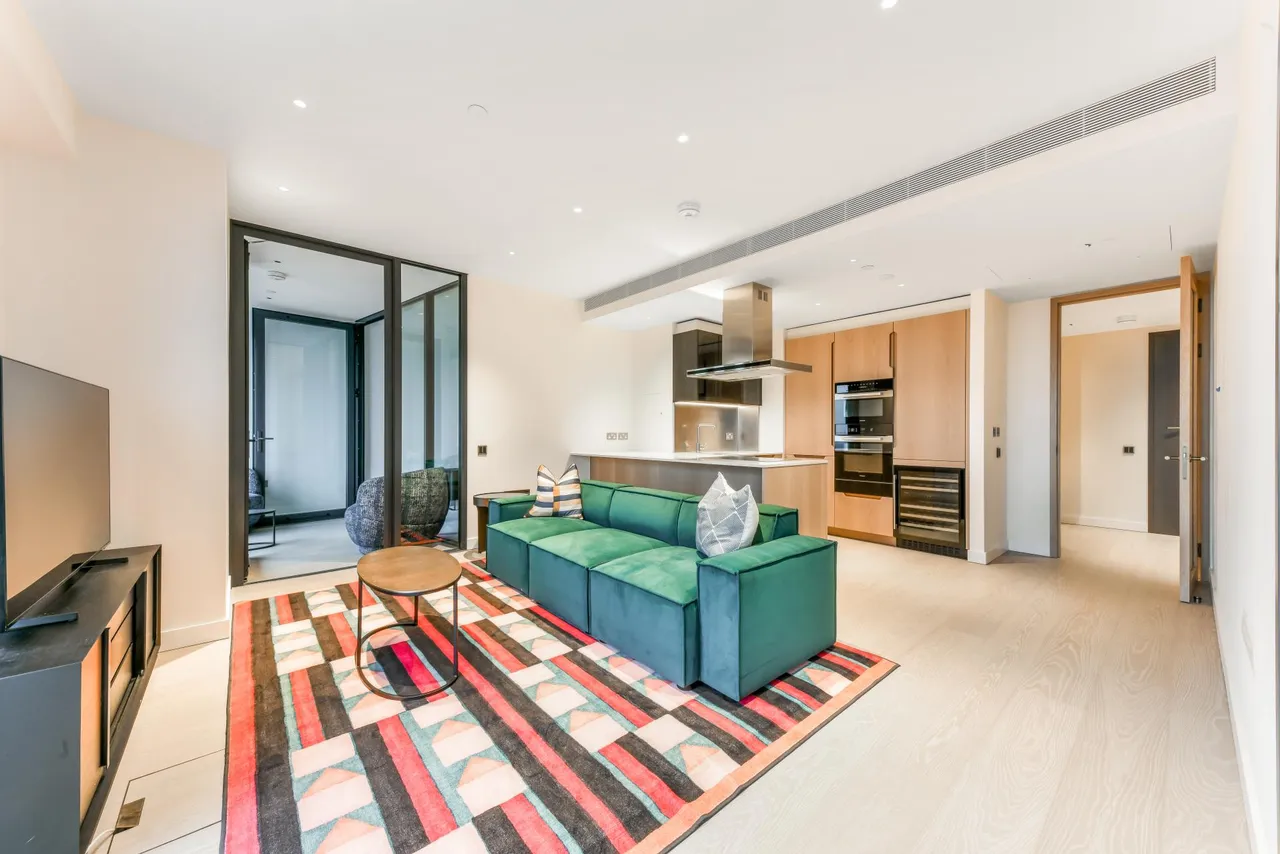 Nine Elms Lane, London, SW8, photo 5