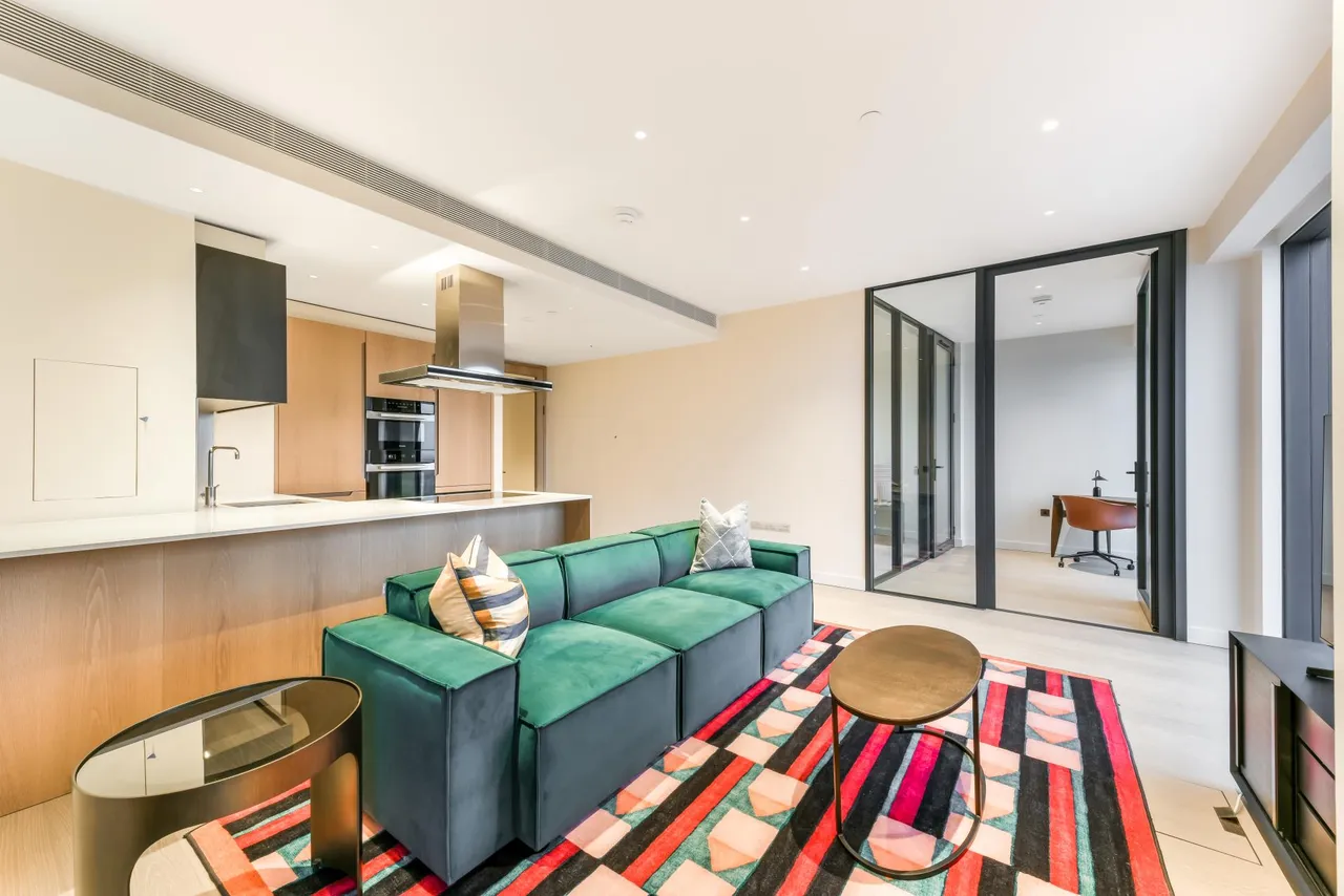 Nine Elms Lane, London, SW8, photo 4