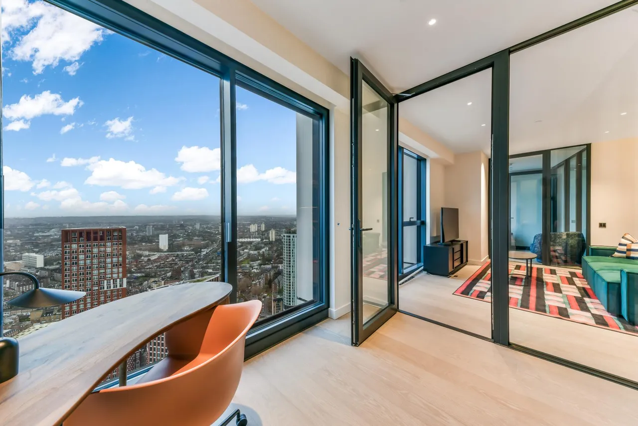 Nine Elms Lane, London, SW8, photo 13