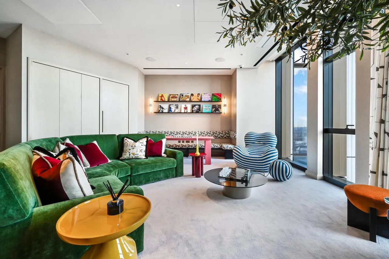 Nine Elms Lane, London, SW8, photo 15
