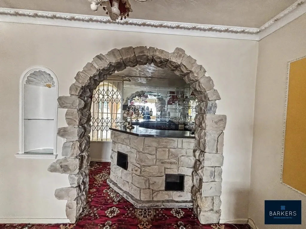 Woodhall Drive, Batley WF17 7SW, photo 8