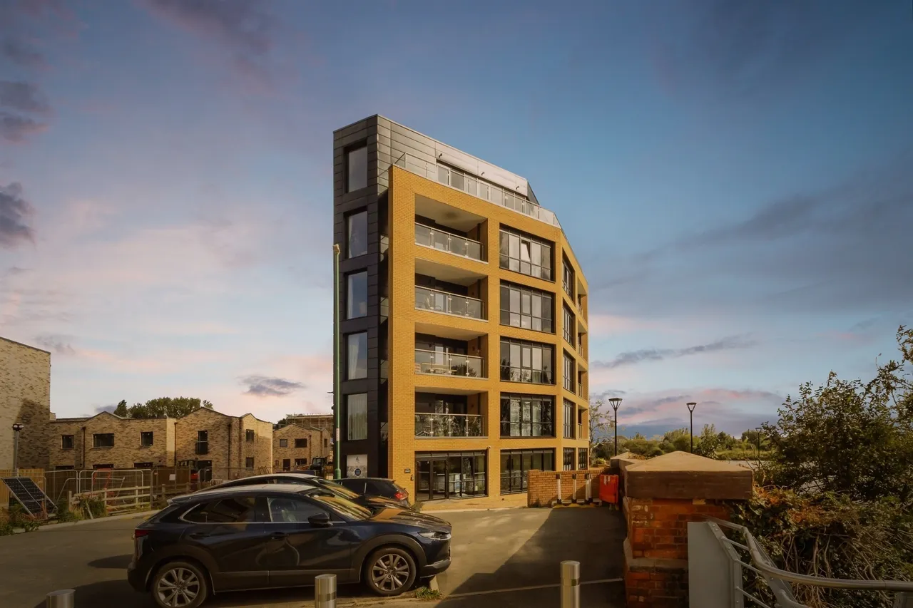 2 bed flat for sale — Trent Lane, Nottingham