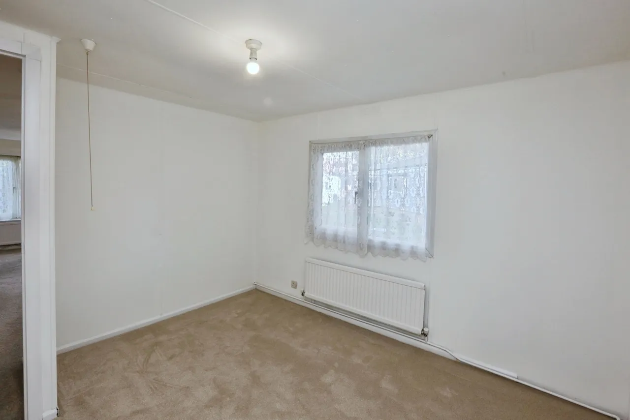 Fleet End Road, Warsash, SO31, photo 10