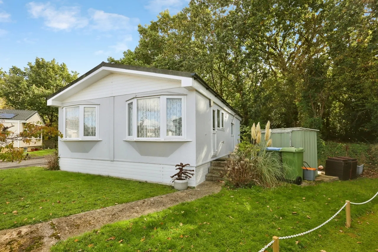 2 bed mobile home for sale, Fleet End Road, Warsash, SO31