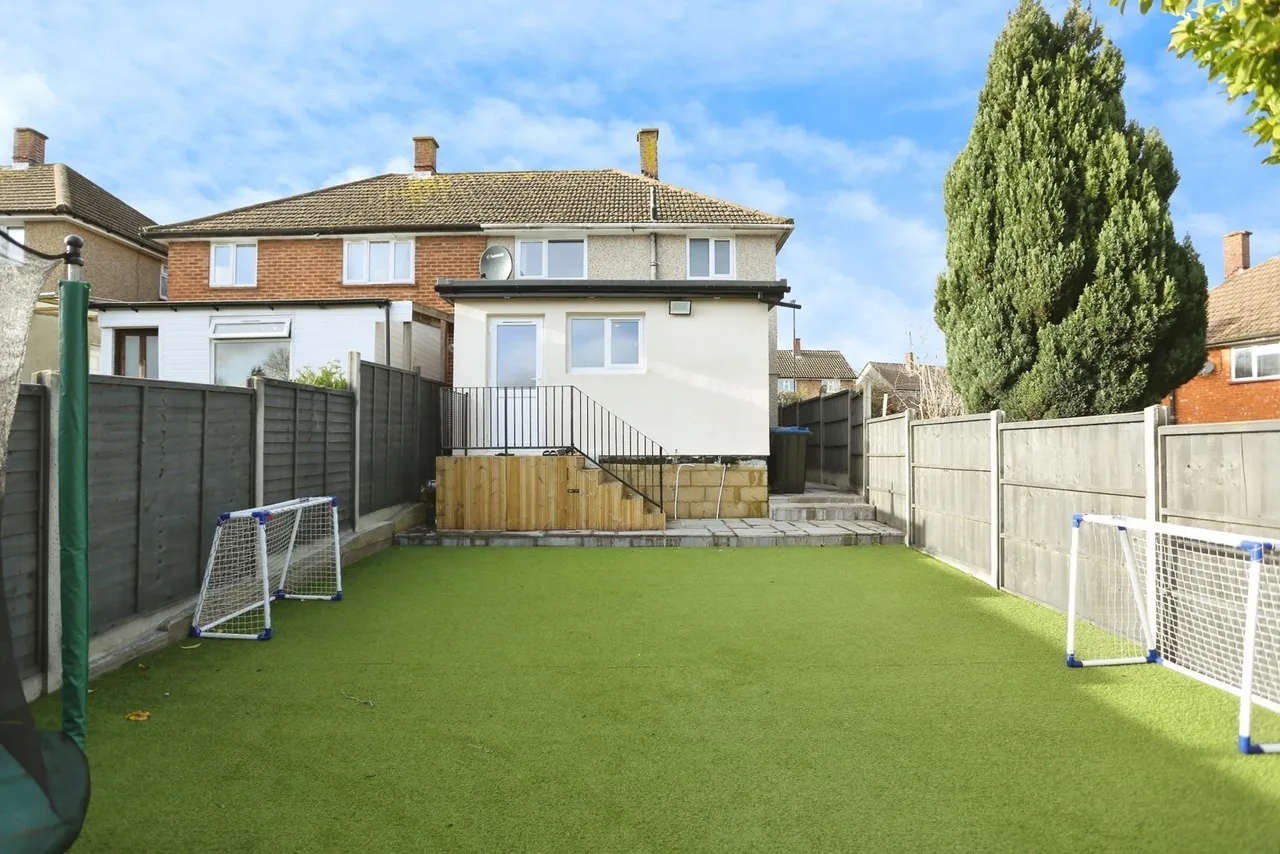 Dunley Drive, New Addington, Surrey, CR0, photo 12