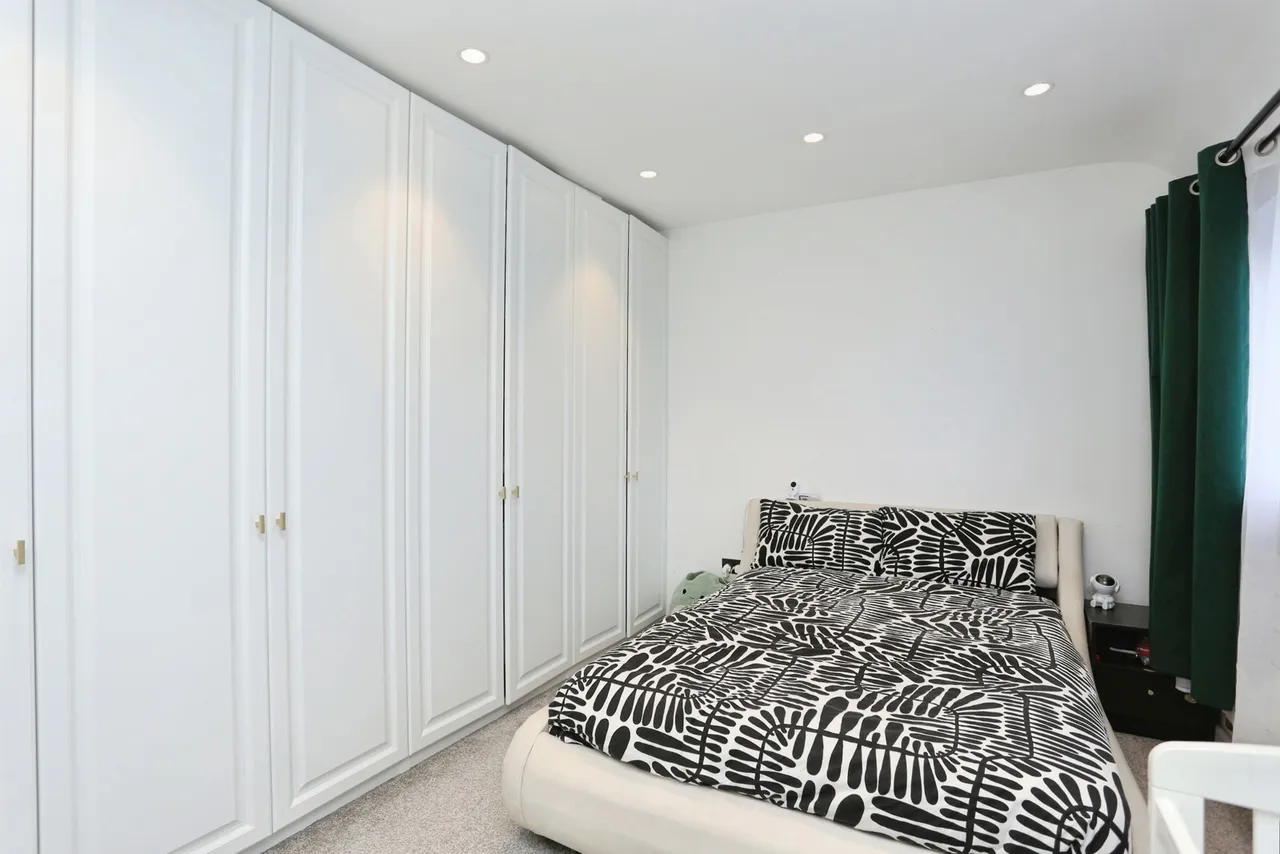 Dunley Drive, New Addington, Surrey, CR0, photo 8