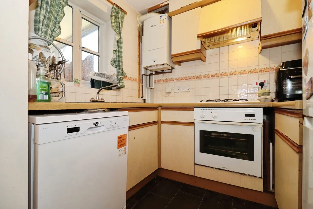 Wheatfield Drive, Bradley Stoke, Bristol, Gloucestershire, BS32, photo 11