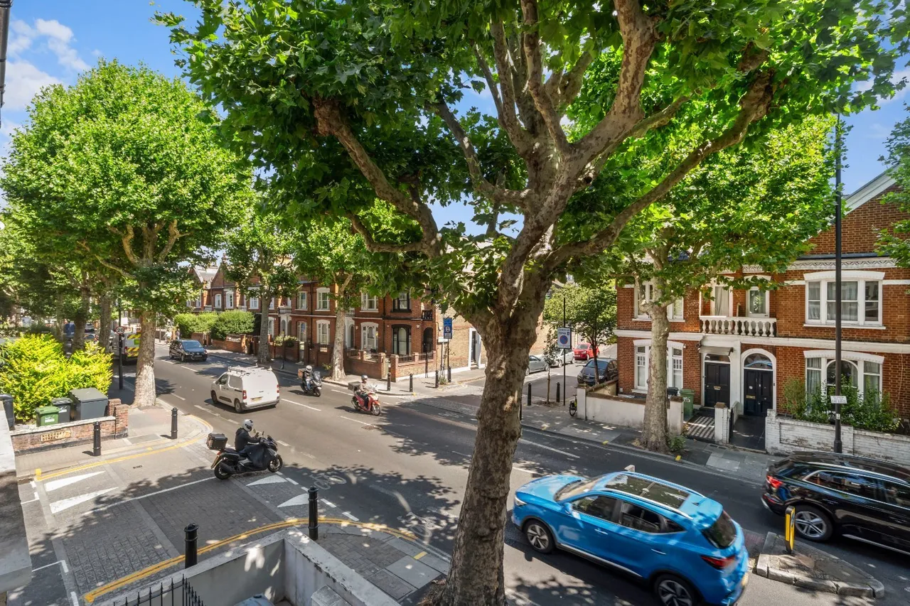 Wandsworth Bridge Road, London, SW6, photo 15